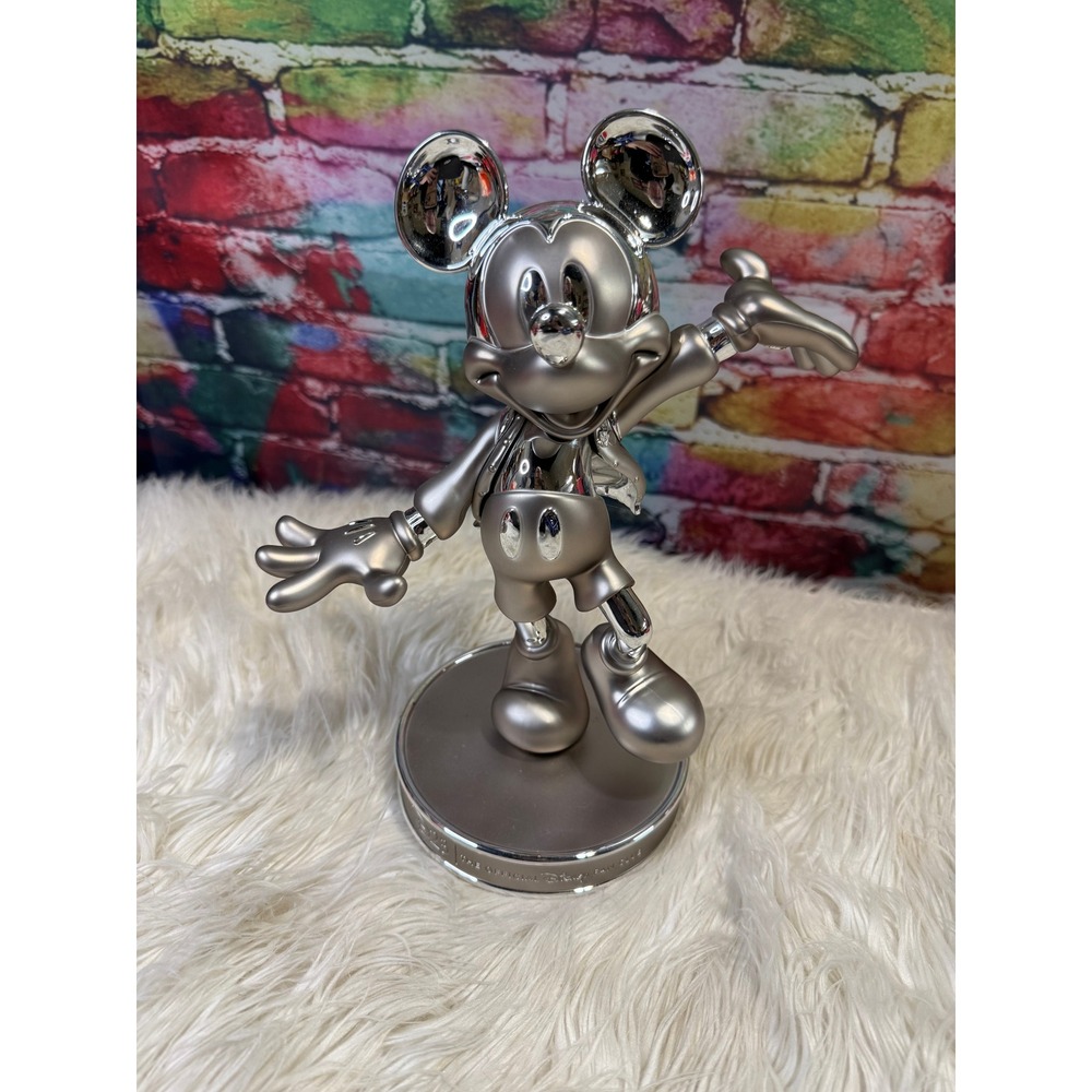 Disney D23 Expo 2022 Mickey Mouse Platinum Figurine Disney100 Silver Statue 9in